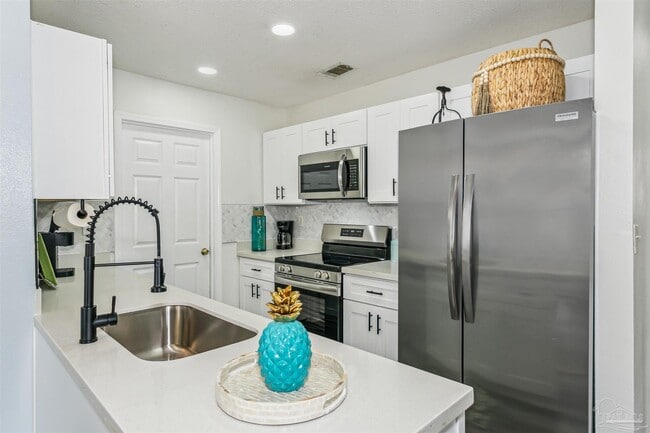 Building Photo - 8407 Jarmen Ln