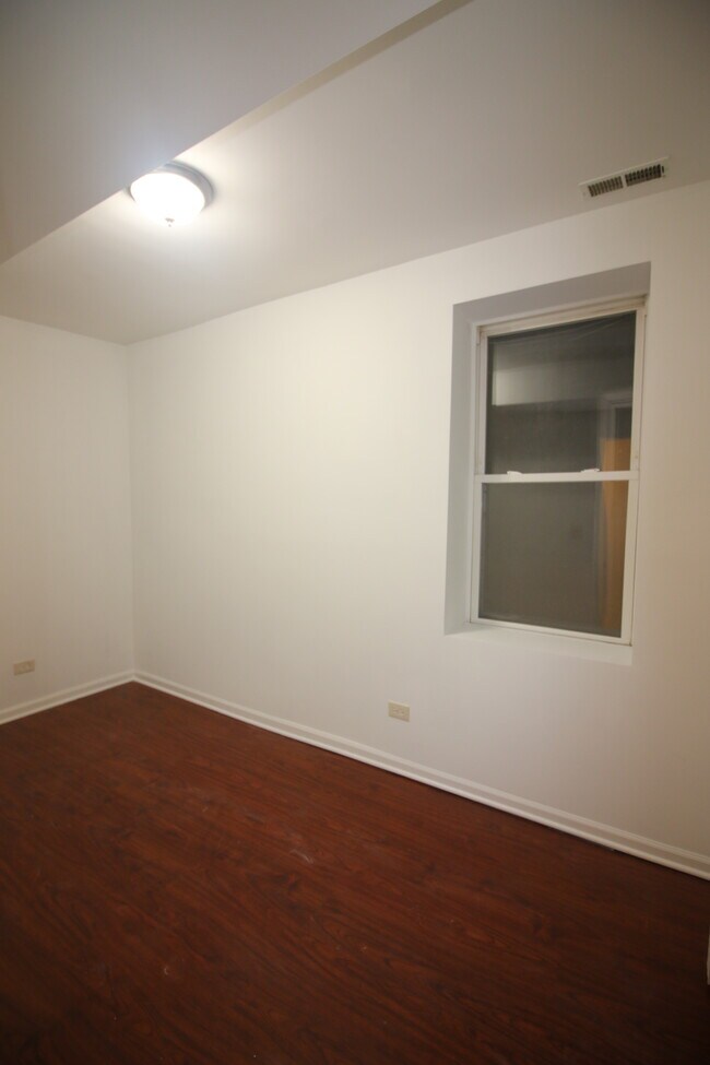 Building Photo - 1408 N Maplewood Ave