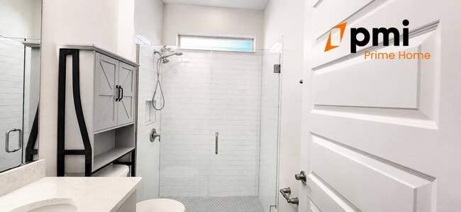 Building Photo - **Charming Upgraded 4-Bedroom Home for Rent in Waterleigh Community**