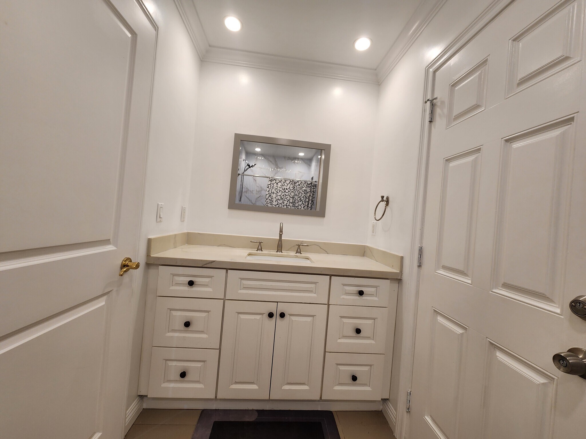 Building Photo - 5706 Willis Ave