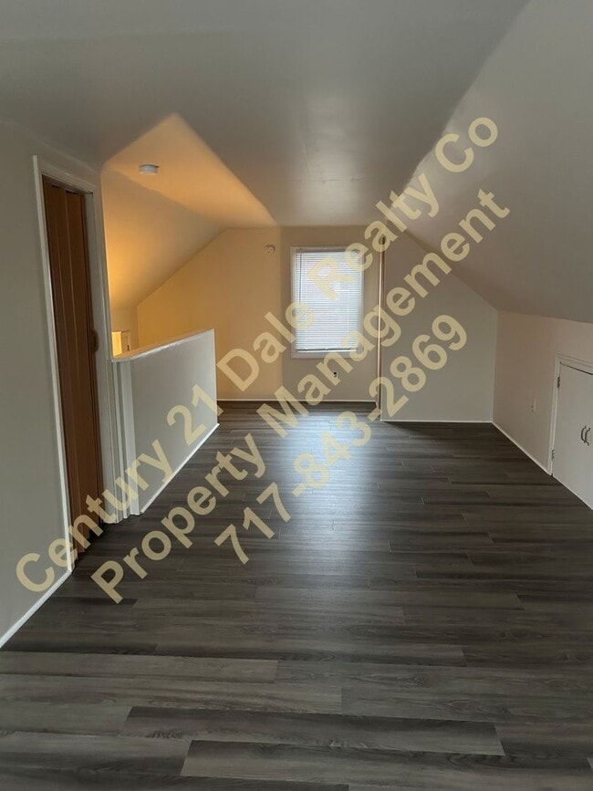 Building Photo - 3 Bedroom 1 Bath Home in West York School District