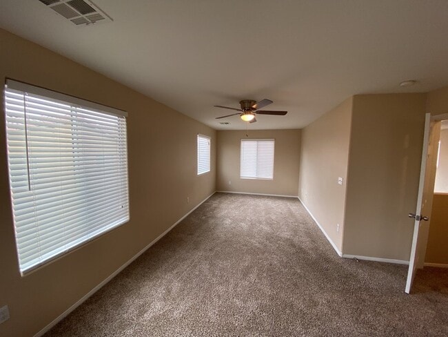 Building Photo - Stunning 3-bedroom, 2.5-bathroom rental