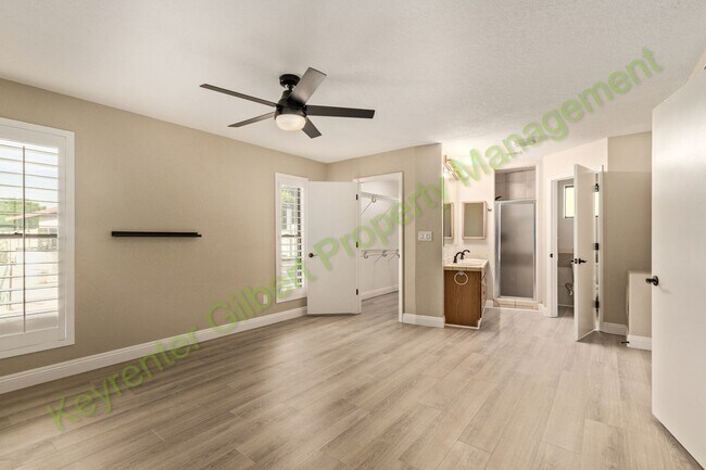 Building Photo - Beautiful Gilbert Home with Pool — Convenient Location & Modern Upgrades!