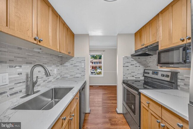 Building Photo - 9109 Bronze Bell Cir