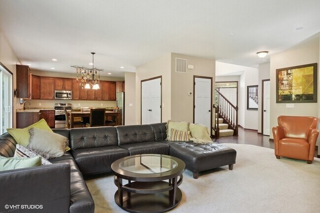 Building Photo - 4505 Yellowstone Ln N