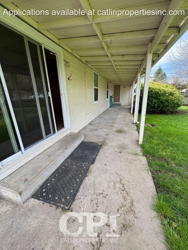 Building Photo - 532 Davidson Avenue