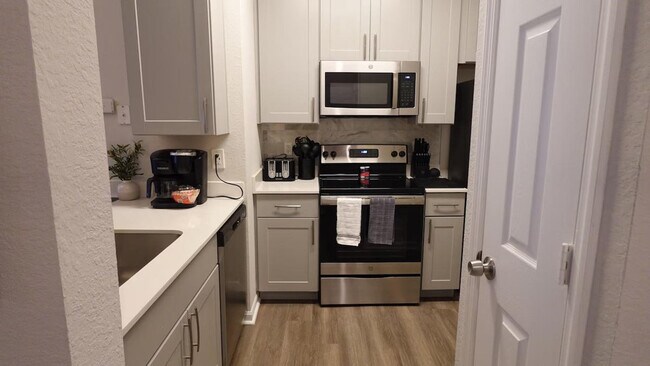 Building Photo - 3550 Esplanade Way