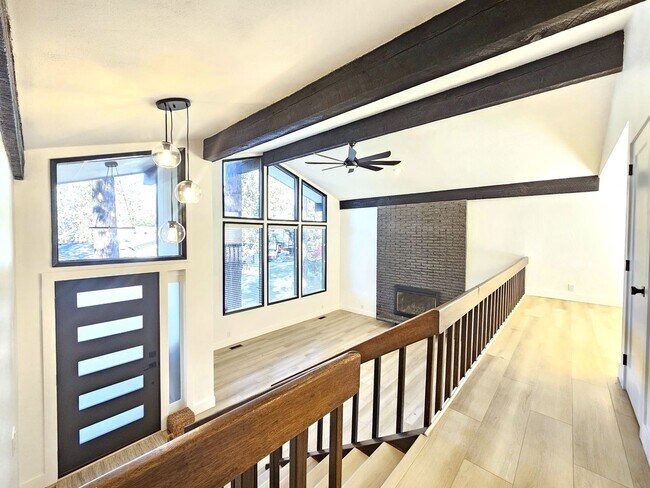 Building Photo - $3,200 - 5 Bed / 3 Bath Beautiful Home in ...