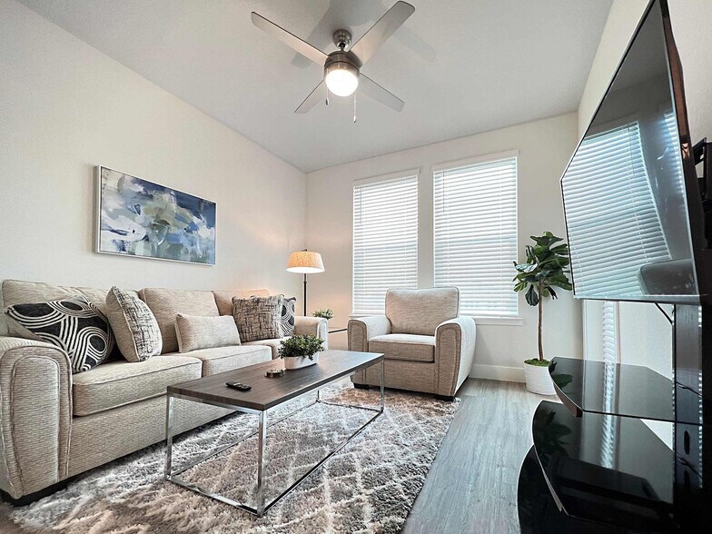 Building Photo - 8985 Bertha Palmer Blvd