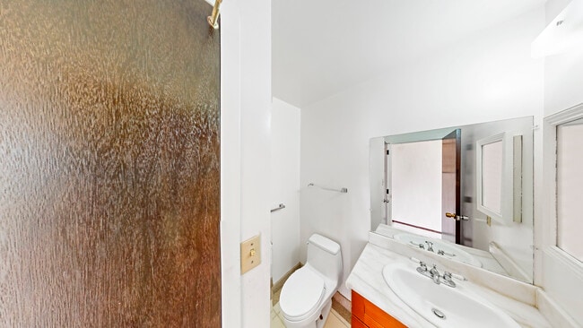 Building Photo - 946 Stockton St