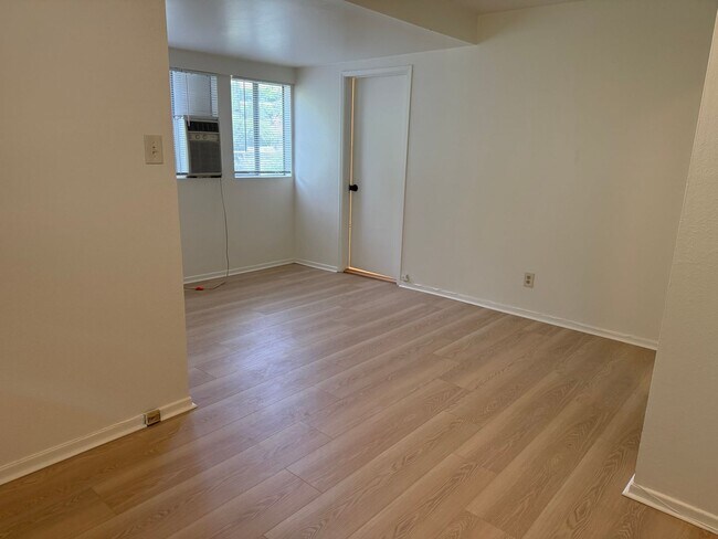 Building Photo - 2564 Corralitas Dr