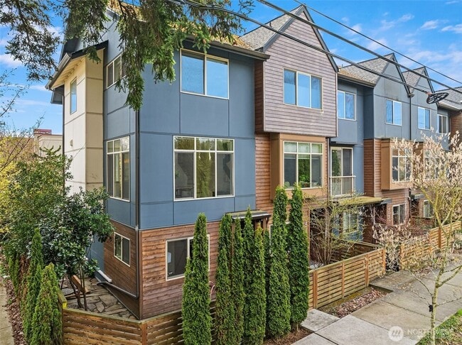 Building Photo - 3bd/2.25Ba Seattle Townhouse