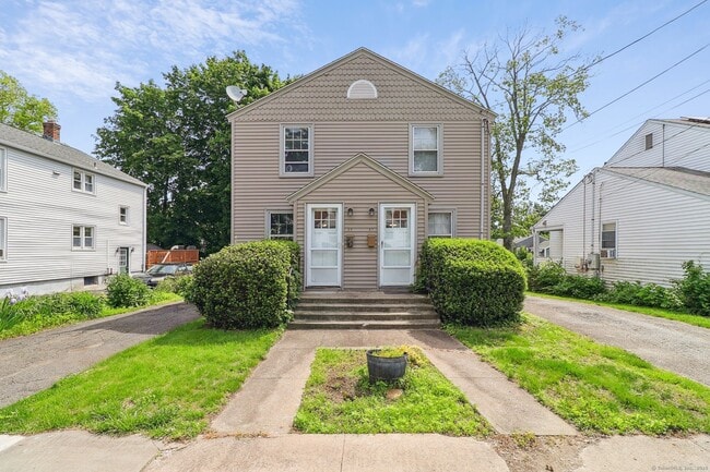 Primary Photo - 27 Fern St