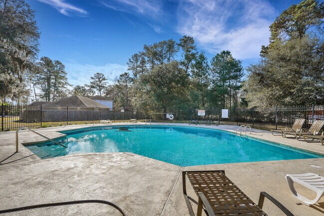 Building Photo - 136 Meadowside Ln