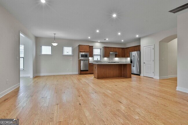 Building Photo - 330 Elkins Pl