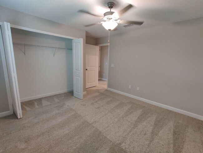 Building Photo - 23300 Willow Glen Way
