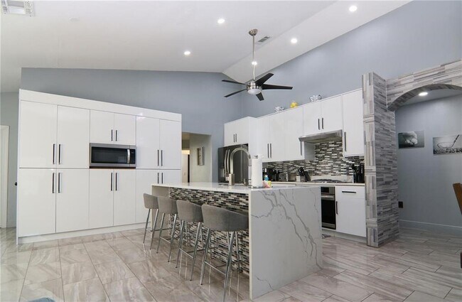 Building Photo - 1470 Wedge Way