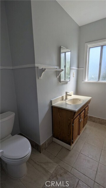 Building Photo - 8801 Valley View St