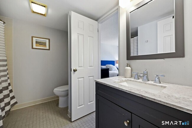Building Photo - 127 Greyrock Pl