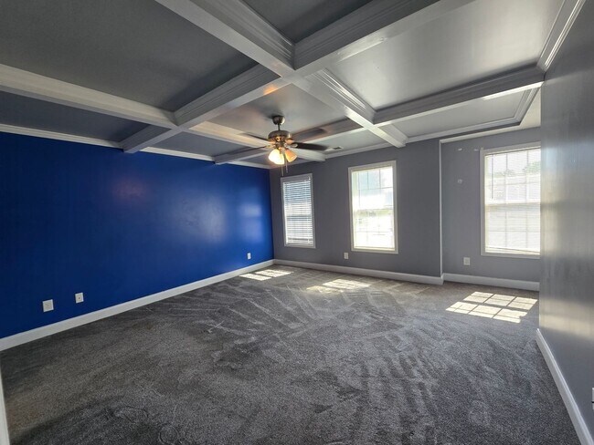 Building Photo - 103 Flag Dr