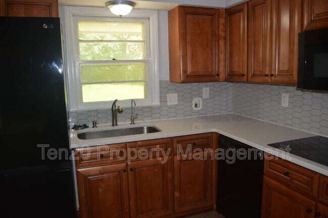 Building Photo - 1815 Marilon Dr