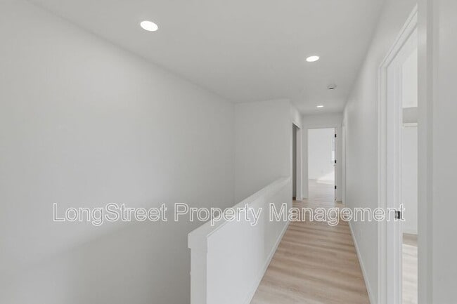 Building Photo - 810 S 19th St