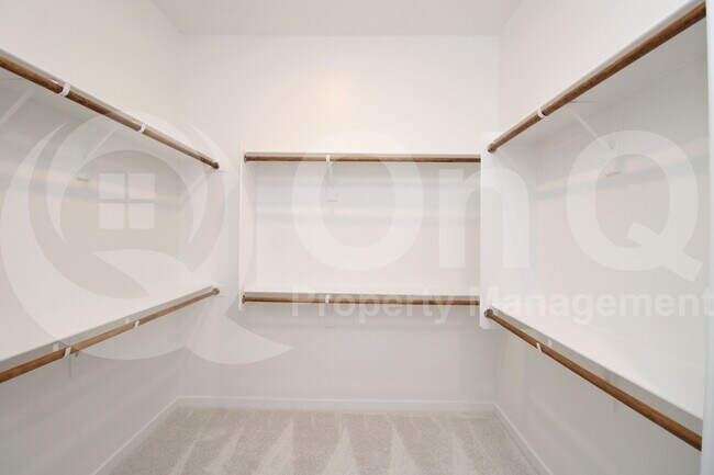 Building Photo - 3871 E Rainbow Dr
