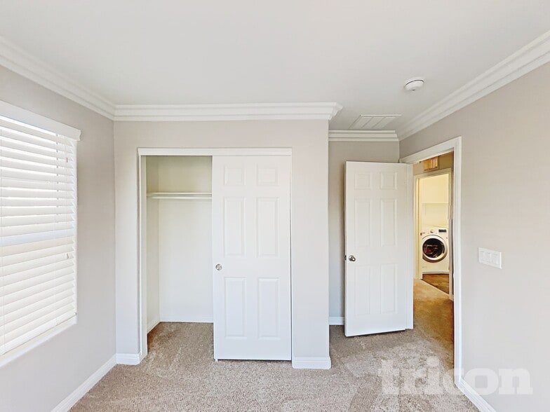 Building Photo - 125 Cascade Meadow Ct