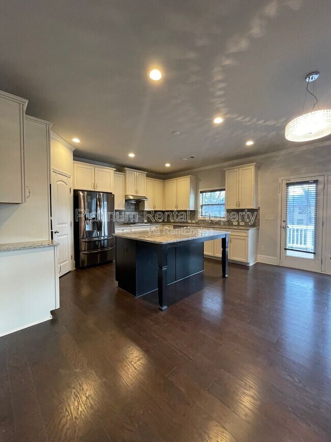 Building Photo - 4540 Tovero Pass