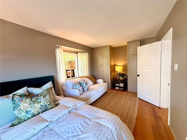 Building Photo - 2344 Glenneyre St