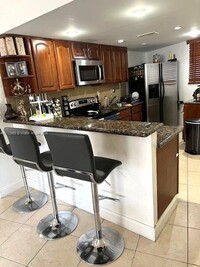 Building Photo - 1663 NE Miami Gardens Dr
