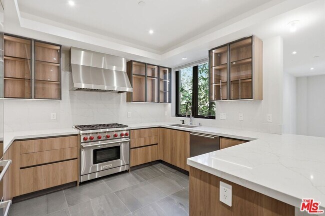 Building Photo - 11769 Bellagio Rd