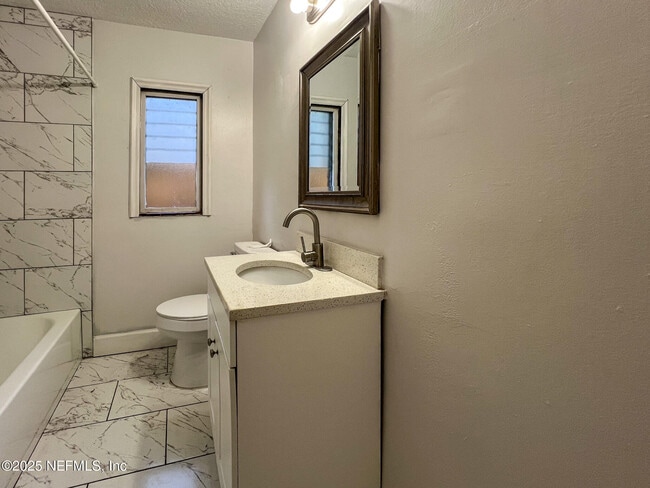 Building Photo - 3220 Myra St