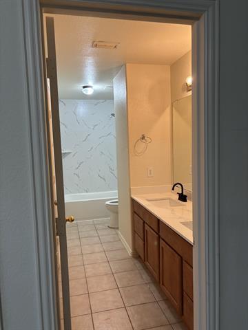 Building Photo - 1124 Miramar Ave