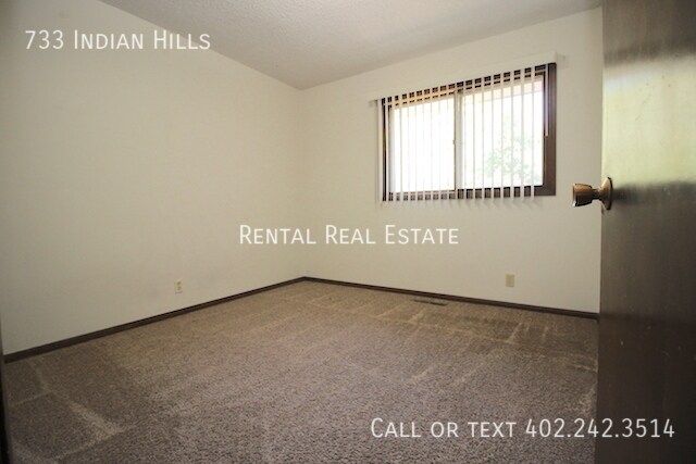 Building Photo - 733 Indian Hills Dr