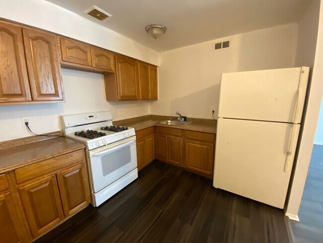 Building Photo - 3025 S 72nd St