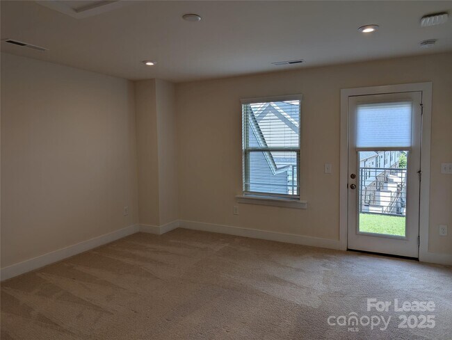 Building Photo - 17137 Soho Dr