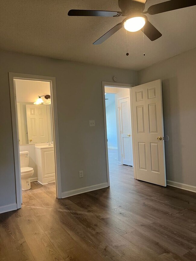 Building Photo - 233 B Lantana Ln