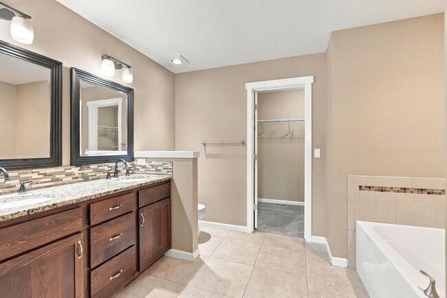Building Photo - 1680 N Winchester Ct
