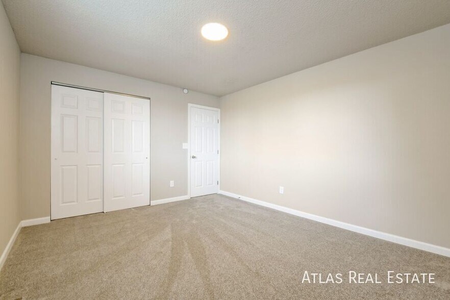 Building Photo - 1417 S Biscay Way