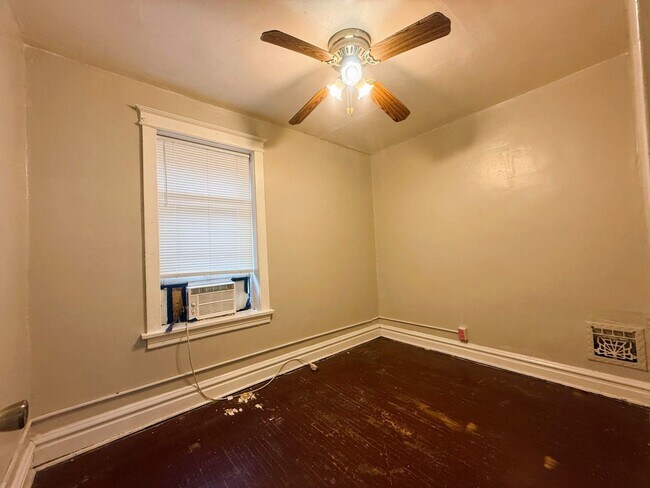 Building Photo - 2nd Floor Unit for Rent