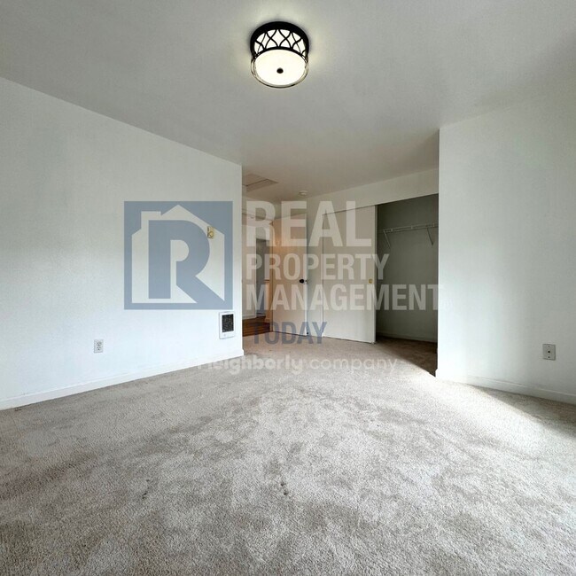 Building Photo - Yang - 334/336 (Olympic Group)