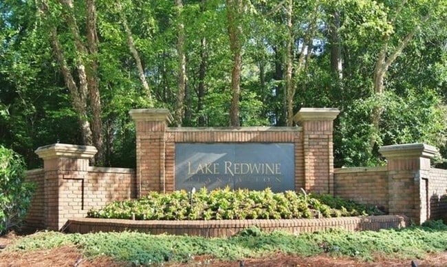 Building Photo - 110 Inland Cir