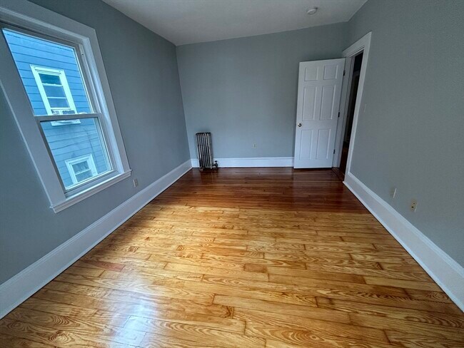 Building Photo - 82 Conwell Ave