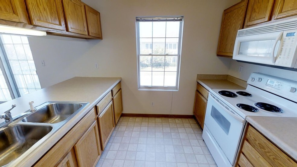 Somerset Apartments 2430 Aspen Rd Ames IA 50010 Apartment Finder