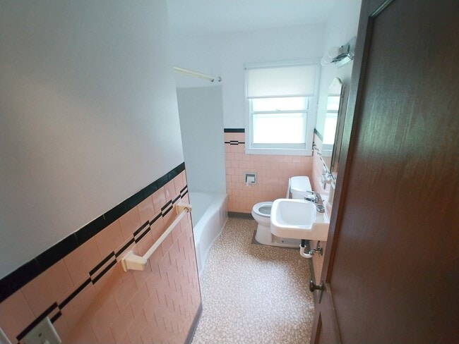 Building Photo - 2br House | Mt. Healthy |  Great Neighborhood