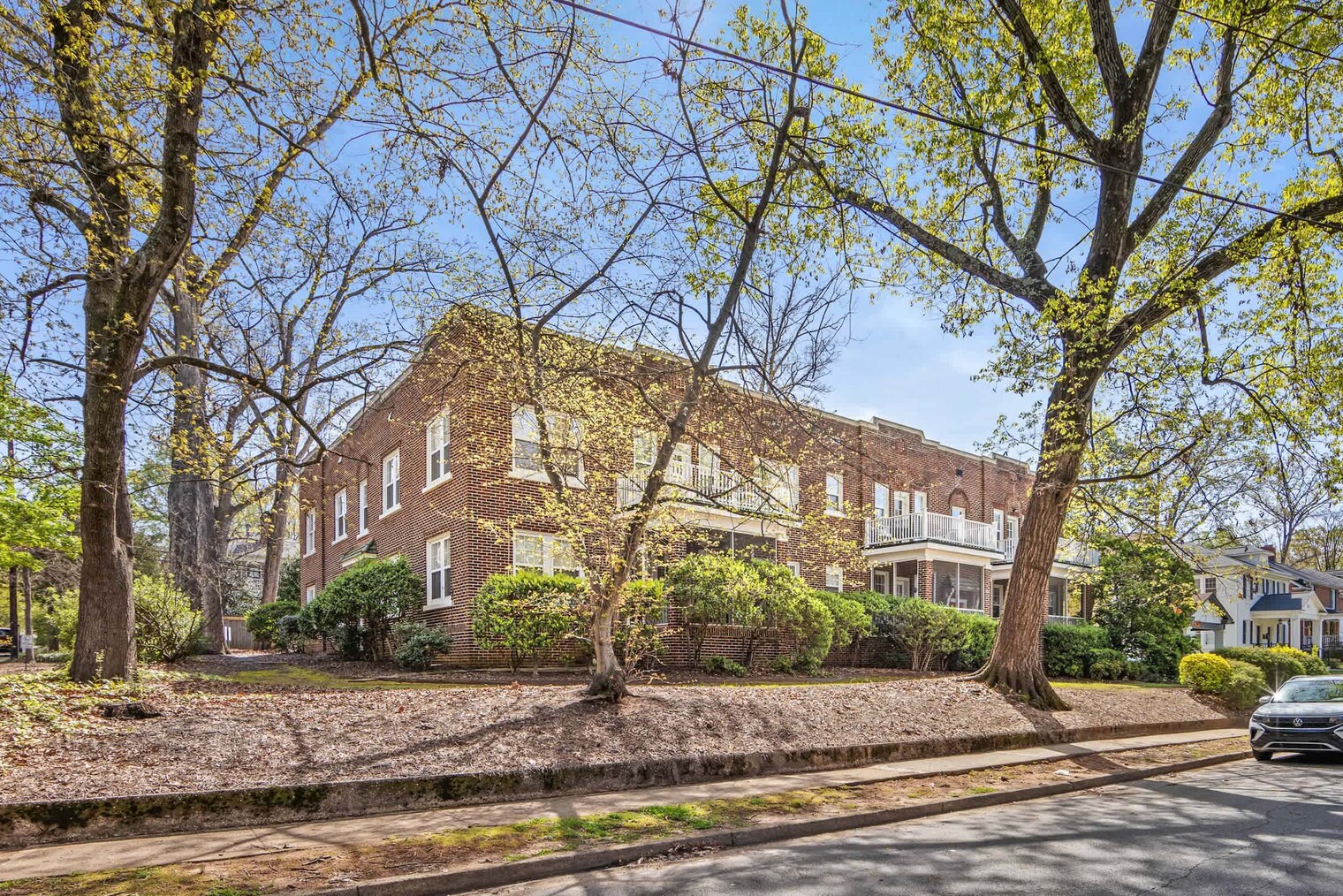 Building Photo - 800 Magnolia Ave