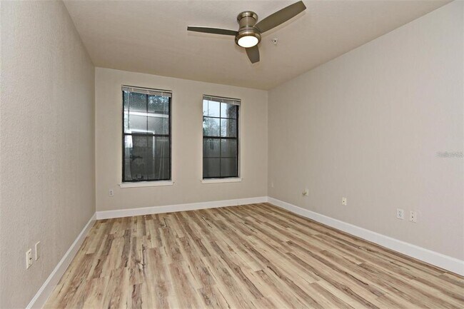 Building Photo - 911 N Orange Ave