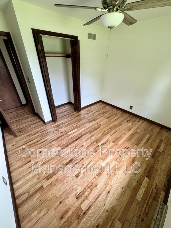 Building Photo - 202 W 14th St