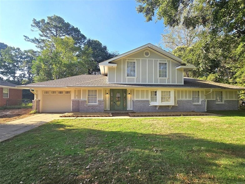 Primary Photo - 3024 Pelzer Ave